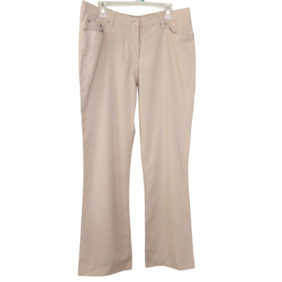 The Diane Gilman Dark Wash Jeans in size Large are a